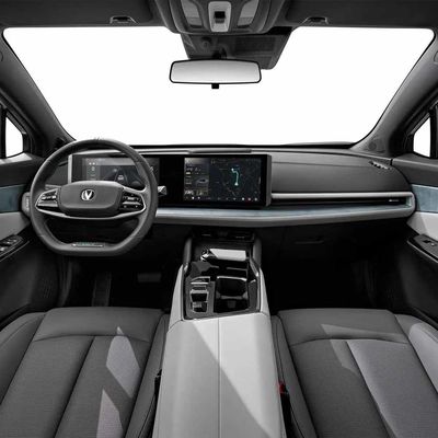 الرائد Changan UNI-T 1.5T محرك بنزين SUV مدمج بأقصى سرعة 205KM / H قابض مزدوج