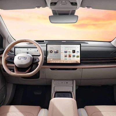 جيلي جيومتري M6 متوسطة الحجم SUV 150 كم / ساعة 5 أبواب 5 مقاعد للعائلات للسفر