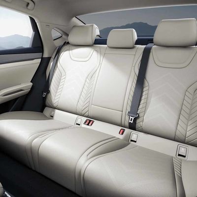 BYD Qin L مركبة طاقة جديدة Byd Qin L Phev Sedan 80KM 120 KM Ev Range Byd Qin L سيارة هجينة