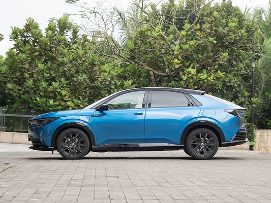 2025 هوندا eNP2 شحن سريع للسيارات الكهربائية EV 545km النطاق 4787mm الطول والقوة الصديقة للبيئة