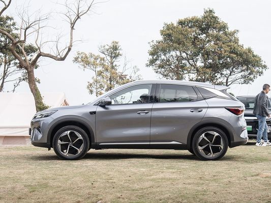 2025 طراز جديد BYD EV 4455mm الطول يوان زائد سيارات كهربائية معفاة من الضرائب سيارات SUV كهربائية بالكامل مع سقف الشمس مساحة كبيرة