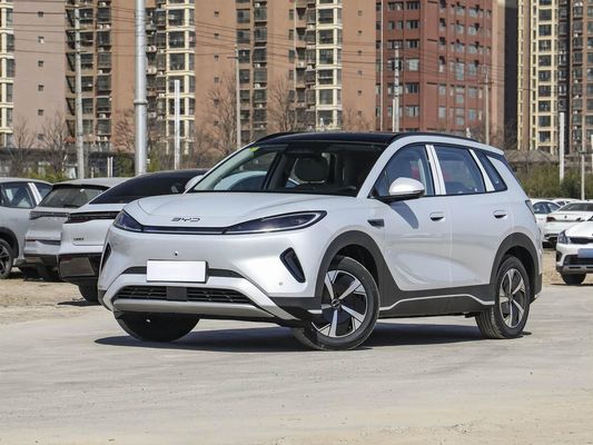 شاشة تعمل باللمس الميزات الداخلية 2025 طراز BYD سيارة كهربائية مع سقف شمسي و 60.9 كيلوواط من طاقة البطارية شحن سريع للسيارات الكهربائية
