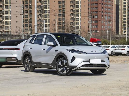 شاشة تعمل باللمس الميزات الداخلية 2025 طراز BYD سيارة كهربائية مع سقف شمسي و 60.9 كيلوواط من طاقة البطارية شحن سريع للسيارات الكهربائية