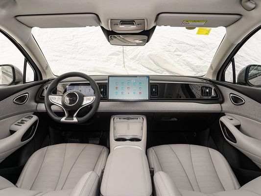شاشة تعمل باللمس الميزات الداخلية 2025 طراز BYD سيارة كهربائية مع سقف شمسي و 60.9 كيلوواط من طاقة البطارية شحن سريع للسيارات الكهربائية