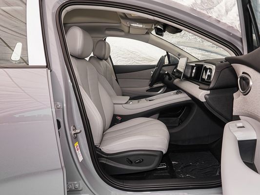 شاشة تعمل باللمس الميزات الداخلية 2025 طراز BYD سيارة كهربائية مع سقف شمسي و 60.9 كيلوواط من طاقة البطارية شحن سريع للسيارات الكهربائية