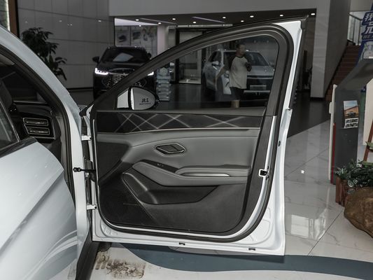 2025 BYD سيارة كهربائية Qin L EV متعدد الروابط تعليق مستقل شحن سريع نموذج جديد للبيع الساخن مع سقف الشمس