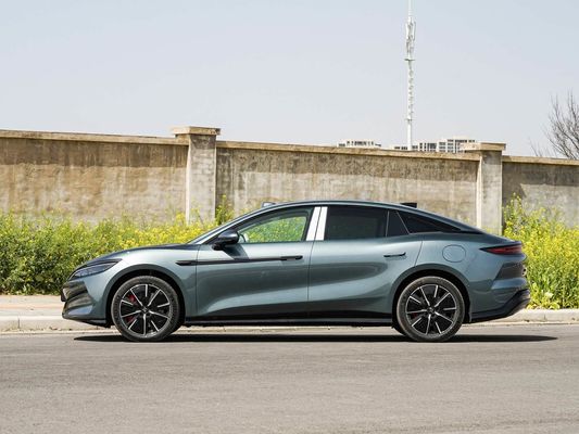 2025 سيارة كهربائية قوية من طراز هان L BYD مع طاقة أقصى 500 كيلوواط ومرحلة جلدية 1000 فولت شحن سريع عالي الجهد