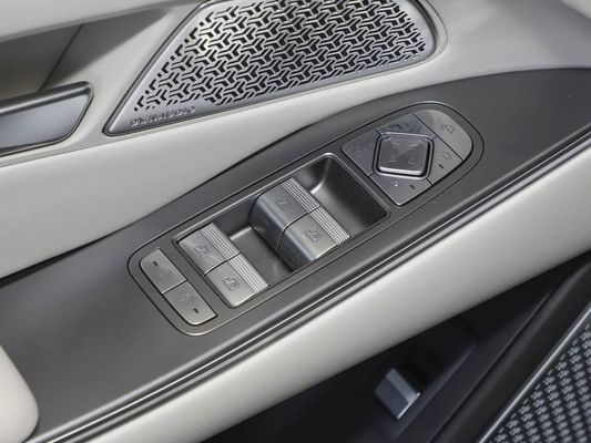 2025 سيارة كهربائية قوية من طراز هان L BYD مع طاقة أقصى 500 كيلوواط ومرحلة جلدية 1000 فولت شحن سريع عالي الجهد