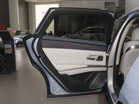 2025 سيارة كهربائية قوية من طراز هان L BYD مع طاقة أقصى 500 كيلوواط ومرحلة جلدية 1000 فولت شحن سريع عالي الجهد