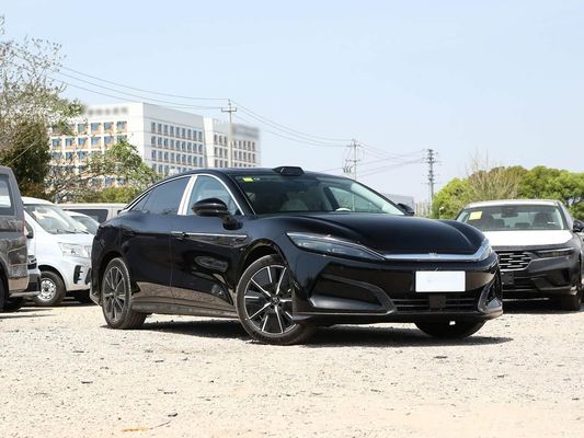 نموذج السيارة 601km النطاق 83.2kWh سعة البطارية AWD شحن سريع سقف الشمسية هيكل الجهد العالي مريح للعائلة
