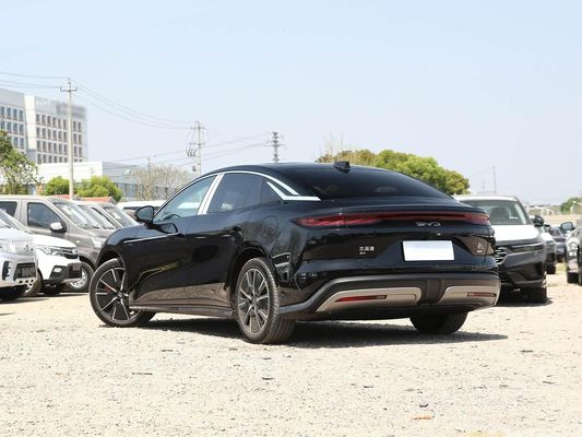 نموذج السيارة 601km النطاق 83.2kWh سعة البطارية AWD شحن سريع سقف الشمسية هيكل الجهد العالي مريح للعائلة