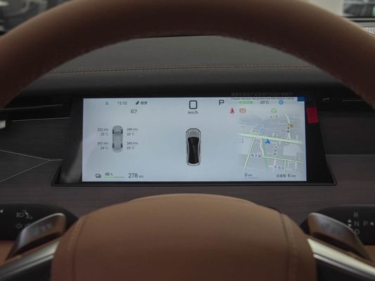 نموذج السيارة 601km النطاق 83.2kWh سعة البطارية AWD شحن سريع سقف الشمسية هيكل الجهد العالي مريح للعائلة