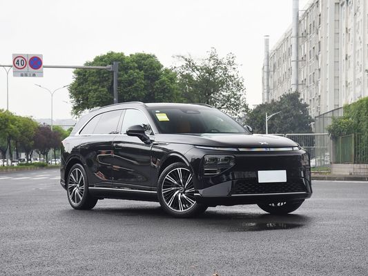 2025 Xpeng G9 سيارات الدفع الرباعي الكهربائية الكاملة 93.1kWh سعة البطارية 423kW أقصى طاقة المحرك 680km مدى طويل وشحن سريع مع سقف شمسي