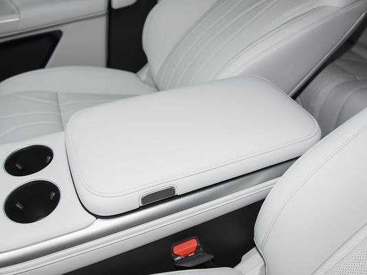 2025 Xpeng G9 سيارات الدفع الرباعي الكهربائية الكاملة 93.1kWh سعة البطارية 423kW أقصى طاقة المحرك 680km مدى طويل وشحن سريع مع سقف شمسي