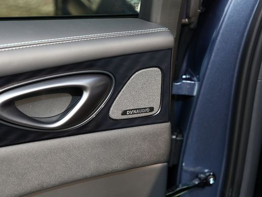 2025 BYD EV Car Seal AWD الأداء الطويل المدى 600 كيلومتر شحن سريع سيارة كهربائية أربع عجلات محرك سيارة كهربائية مع سقف شمسي