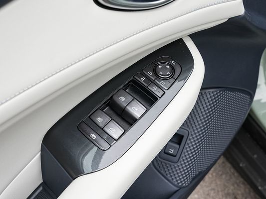 2025 BYD سيارة كهربائية مهرّب 06GT وقت شحن سريع 0.33 ساعة وأداء مدى طويل 550 كيلومتر بطارية كبيرة مع سقف شمسي للعائلة
