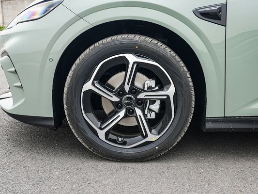2025 BYD سيارة كهربائية مهرّب 06GT وقت شحن سريع 0.33 ساعة وأداء مدى طويل 550 كيلومتر بطارية كبيرة مع سقف شمسي للعائلة