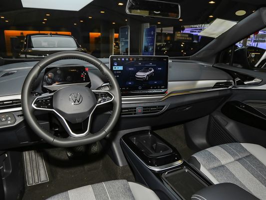 2025 فولكسفاجن سيارة كهربائية ID.4 شحن سريع سيارة مدى طويل 601km 80.4kWh بطارية مبيعات ساخنة نموذج جديد أداء جيد مع سقف شمسي