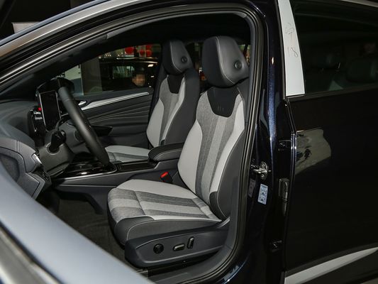 2025 فولكسفاجن سيارة كهربائية ID.4 شحن سريع سيارة مدى طويل 601km 80.4kWh بطارية مبيعات ساخنة نموذج جديد أداء جيد مع سقف شمسي