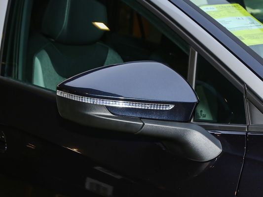 2025 فولكسفاجن سيارة كهربائية ID.4 شحن سريع سيارة مدى طويل 601km 80.4kWh بطارية مبيعات ساخنة نموذج جديد أداء جيد مع سقف شمسي