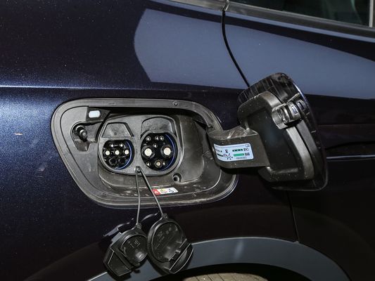 2025 فولكسفاجن سيارة كهربائية ID.4 شحن سريع سيارة مدى طويل 601km 80.4kWh بطارية مبيعات ساخنة نموذج جديد أداء جيد مع سقف شمسي