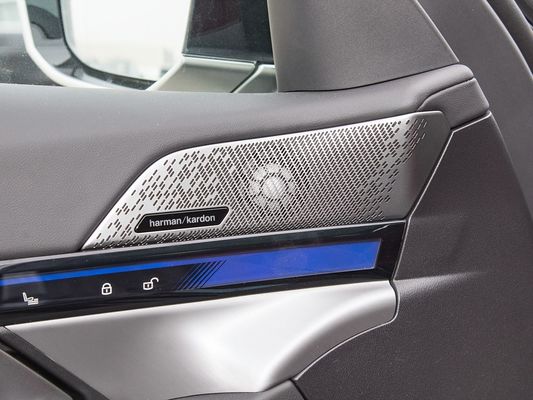 2025 BMW I5 سيارة كهربائية فاخرة أداء جيد xDrive مدى طويل 651 كيلومتر شحن سريع EV نموذج جديد سيدان مع سقف الشمس BMW 5 Series