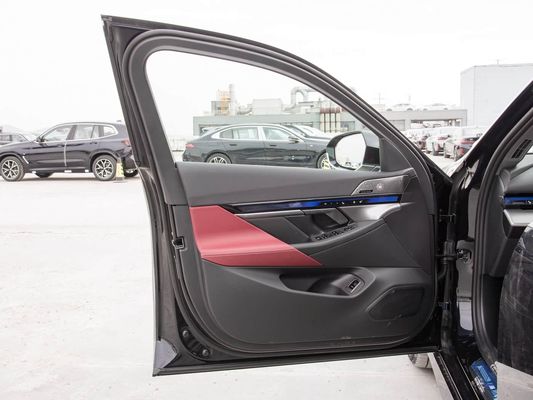 2025 BMW I5 سيارة كهربائية فاخرة أداء جيد xDrive مدى طويل 651 كيلومتر شحن سريع EV نموذج جديد سيدان مع سقف الشمس BMW 5 Series