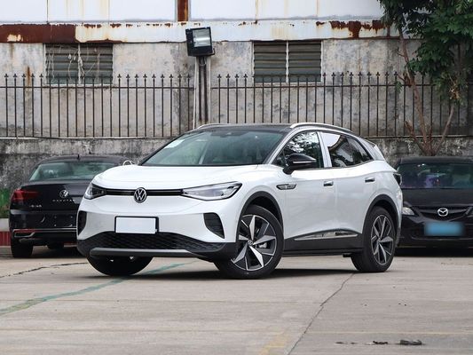 سيارة كهربائية مستعملة من فولكس فاجن ID4 ذات أداء لا يضاهى بـ 600 كيلومتر و سقف شمسي بانورامي لا يمكن فتحه